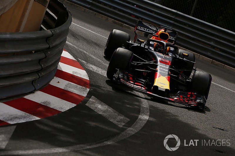 Red Bull se habría arriesgado a que el motor de Ricciardo fallase