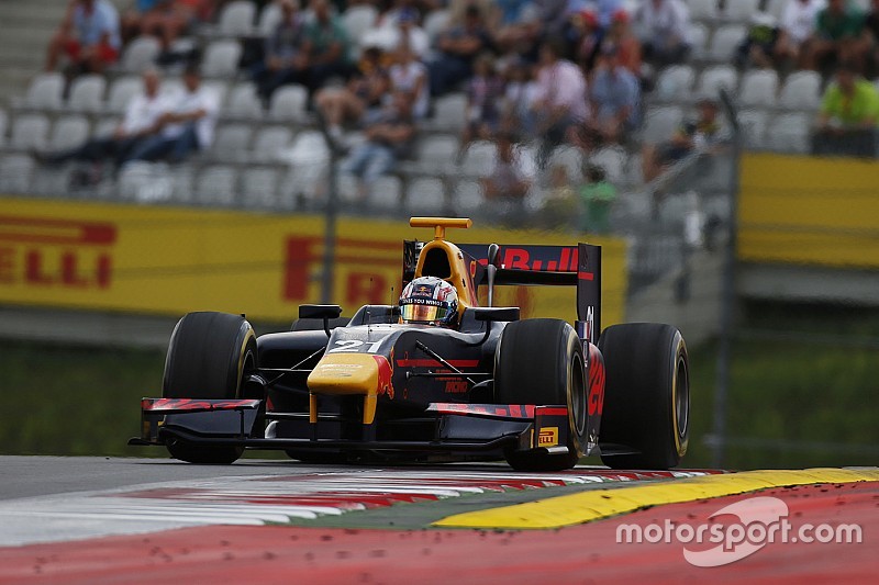 GP2 у Сільверстоуні: Гаслі – найшвидший у практиці