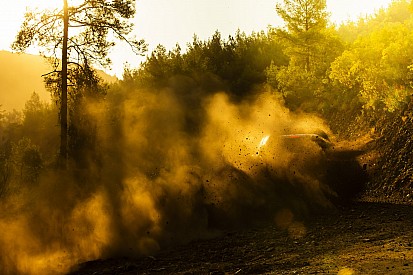 Türkiye WRC 12. etap: Tanak lider, Latvala farkı kapatıyor