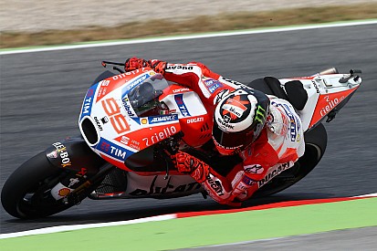 Lorenzo: “Lo importante es reducir la distancia con los primeros”