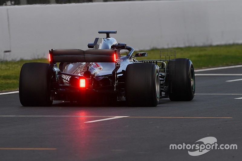 Hamilton jelenleg nem tárgyal a Mercedesszel