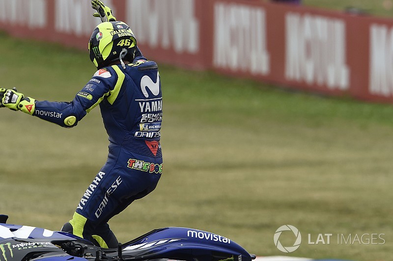 Após polêmica, Rossi considera