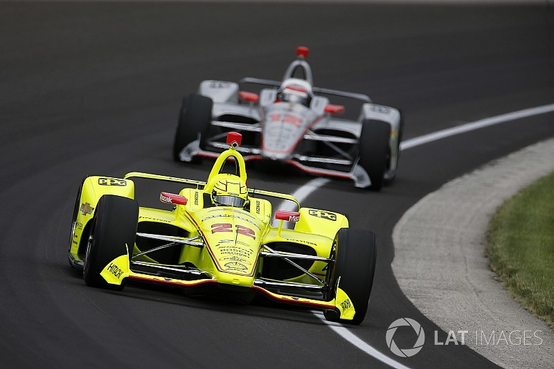 Penske lidera la primera práctica para Indy 500