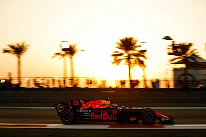 Ricciardo explica su 'peineta' a Grosjean: "Me dolía el dedo"