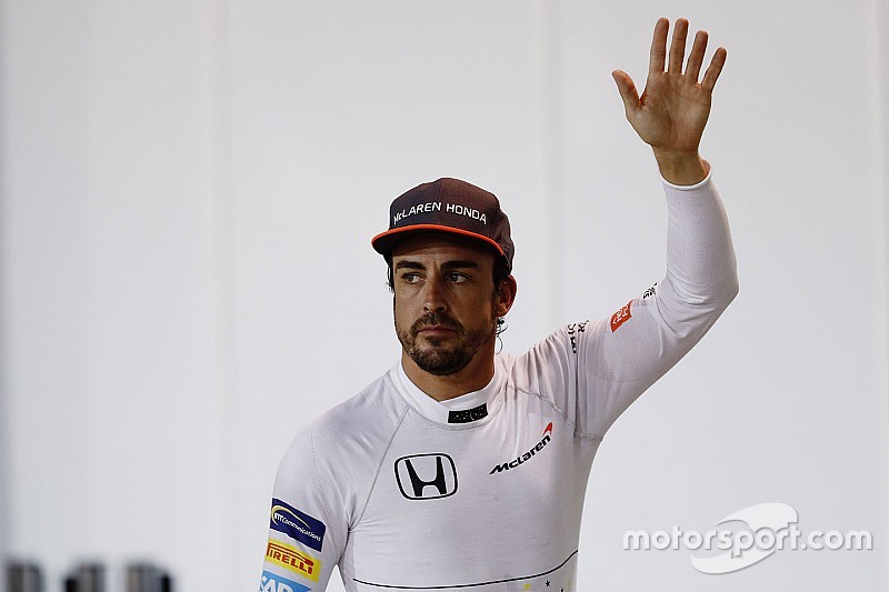 Alonso vai aos EUA e inicia preparação para a Indy 500