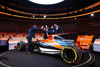 Зак Браун вступился за новую раскраску McLaren