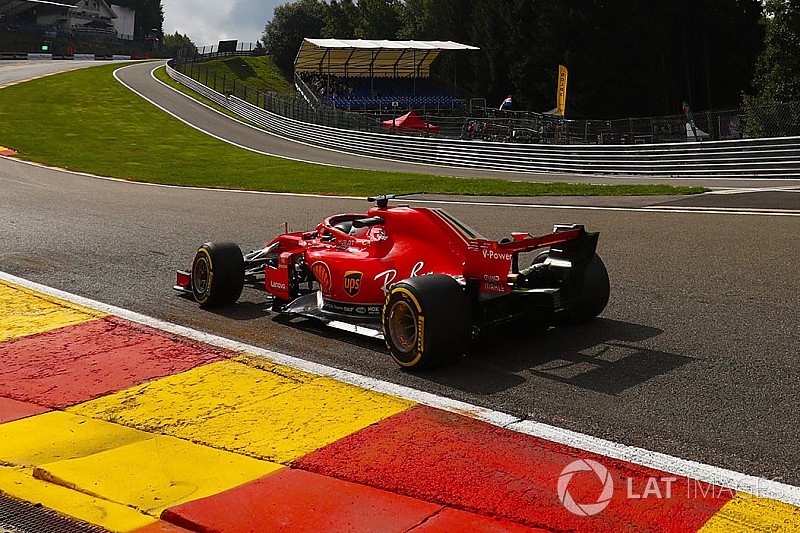 Vettel bovenaan in eerste training Spa, Verstappen tweede