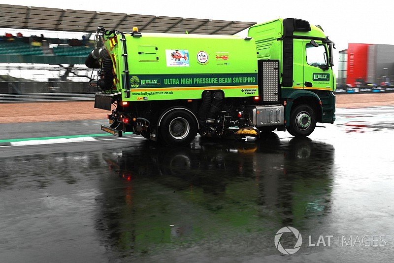 Silverstone deve ser reasfaltado para se manter na MotoGP