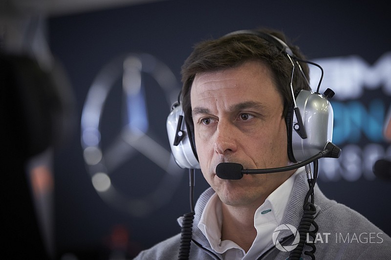 Mercedes imitaría a Ferrari y establecería un equipo B en la F1