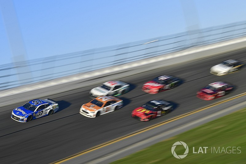In beeld: de mooiste foto's uit de Daytona 500