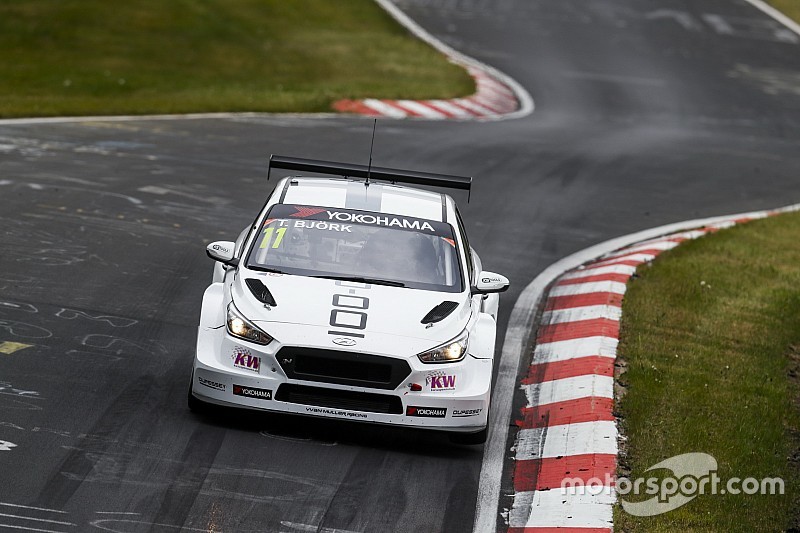 Nurburgring WTCR: Bjork fends off Vervisch for Race 3 win