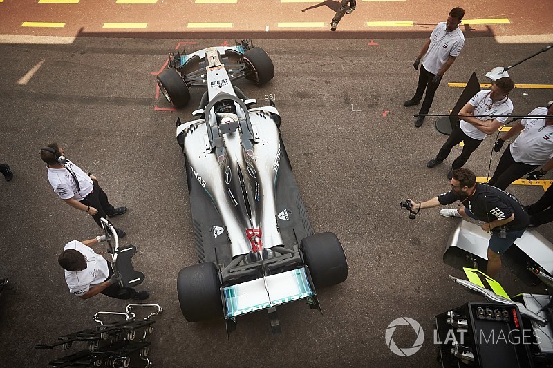 Mercedes, Fransa'da Pirelli'nin lastiklerini test ediyor