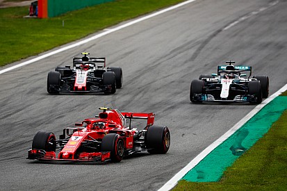 Haas boss thinks F1 should scrap blue flags