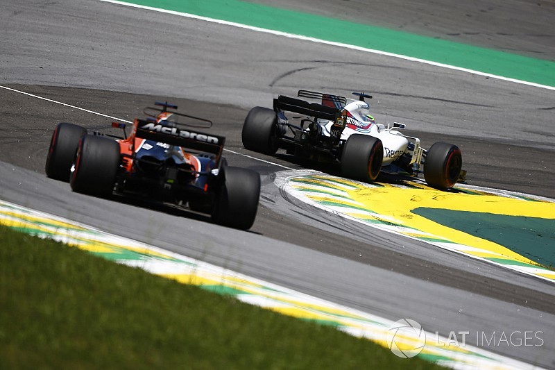 A McLaren kereskedelmi okokból akarja „felszabadítani” a hátsó szárnyat