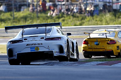 24 uur Nürburgring: Nederlanders doen goede zaken bij aanbreken laatste kwart