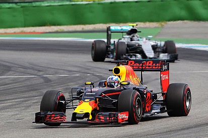 В Red Bull начали подумывать о погоне за Mercedes