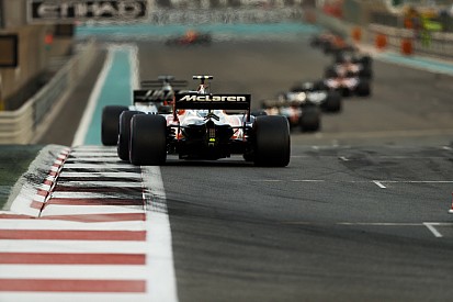 Vandoorne és Magnussen is "vért izzad"