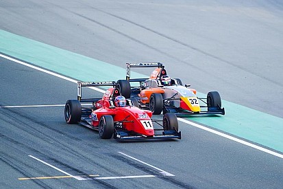 MRF Dubai: Presley Martono finis runner-up di Race 3, Dana P14