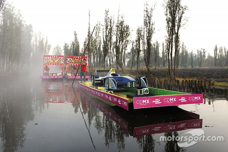 Galería: Show Car de Fórmula E en una trajinera