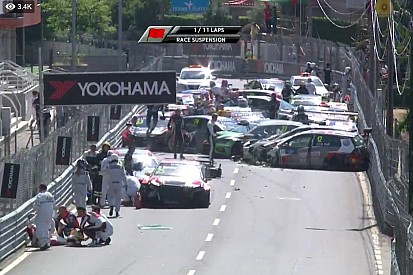 Un gran accidente marca la primera carrera de Vila Real; ganó Muller y Oriola fue 3º