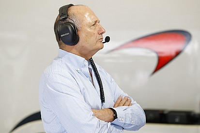 Денніс: відставка з McLaren сталася через «хибні підстави»