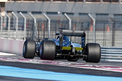 Ecco la Mercedes W06 Hybrid trasformata per le gomme Pirelli 2017