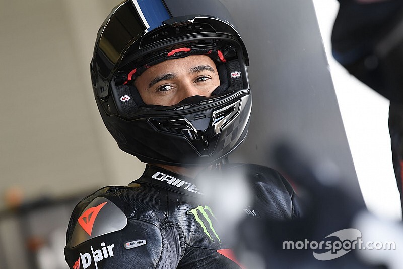 La vitesse de Hamilton à moto a suscité des inquiétudes La vitesse de Hamilton à moto a suscité des inquiétudes