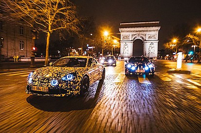 La future Alpine se promène dans Paris
