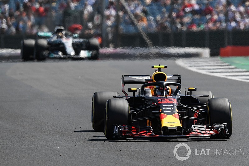 フェルスタッペン、レッドブルの直線スピードの遅さを”悲劇”と嘆く