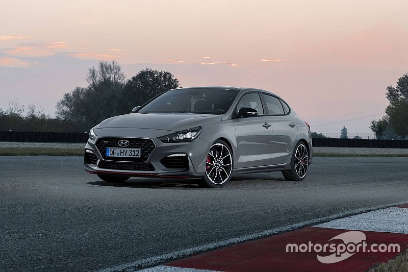 Hyundai i30 Fastback N «засвітили» до презентації в Парижі