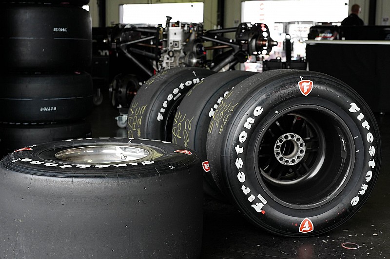 Firestone оцінюють варіанти шин для коротких овалів на 2017 рік