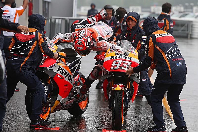 Nog maximaal vier monteurs bij pitstops in 2017