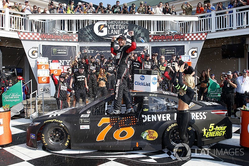 Труэкс выиграл гонку NASCAR в Уоткинс-Глене