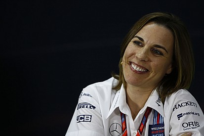 Claire Williams apoia banimento das grid girls na F1