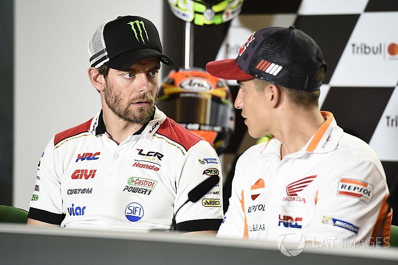 Crutchlow tegaskan takkan bantu Marquez