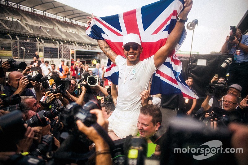 Sponsor etkinliğine katılmayan Hamilton, Instagram'a döndü