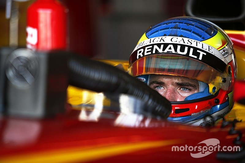 VIDEO: Rowland, estrella de F2, muestra su talento en el simulador