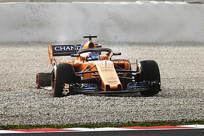 Tes Barcelona: Alonso alami kecelakaan, picu bendera merah