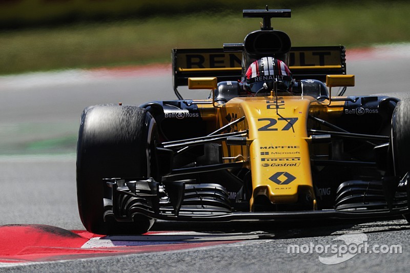 Renault perplejo por el ritmo que mostraron en Barcelona