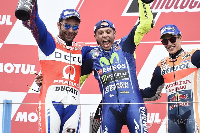 Marquez: Rossi deneyimli ama Vinales kadar hızlı değil