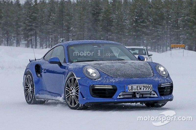 Spyshots: prototype Porsche 911 GT2 gesnapt in de sneeuw