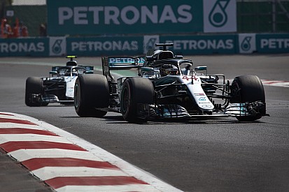 Wolff verwacht chaos met Mercedes, Ferrari en Red Bull in openingsronde
