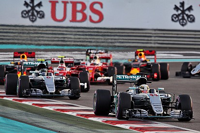 Hamilton supera la marca de Senna en vueltas liderando