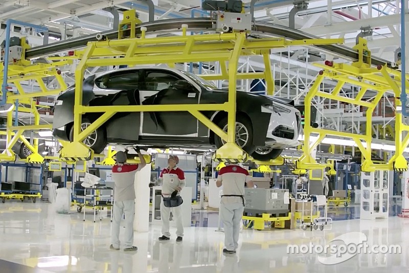Alfa Romeo Stelvio per ongeluk onthuld door Fiat