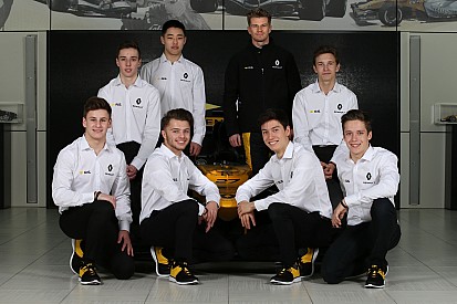 Renault quiere poner los pilotos de su academia en equipos cliente
