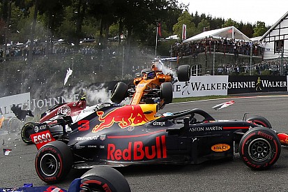 Photos - Le carambolage du départ au GP de Belgique