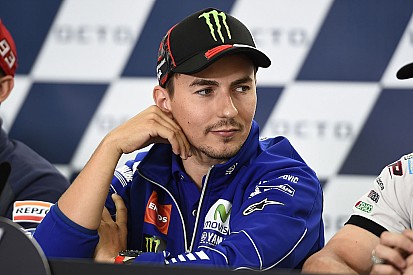 Bos KTM pertanyakan keputusan Ducati merekrut Lorenzo