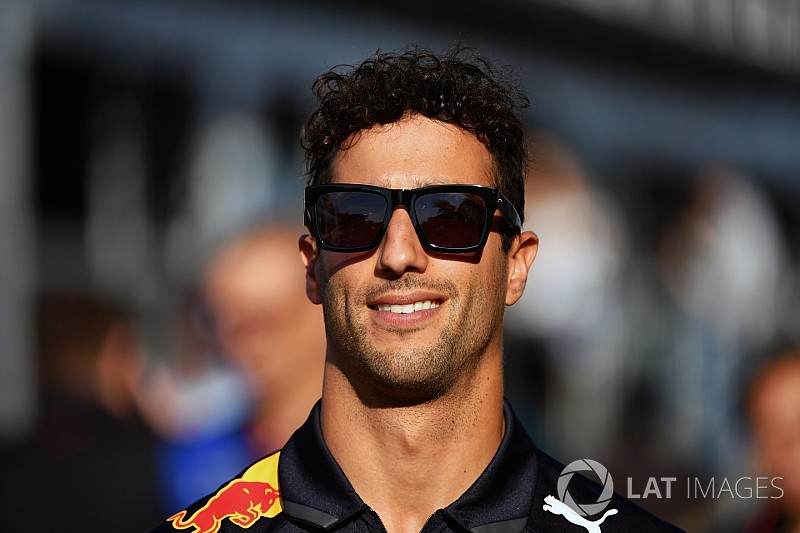 Ricciardo on verge of new Red Bull deal