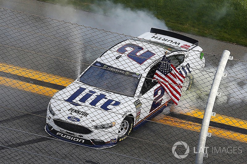 Brad Keselowski vince in rimonta la Daytona Clash 2018