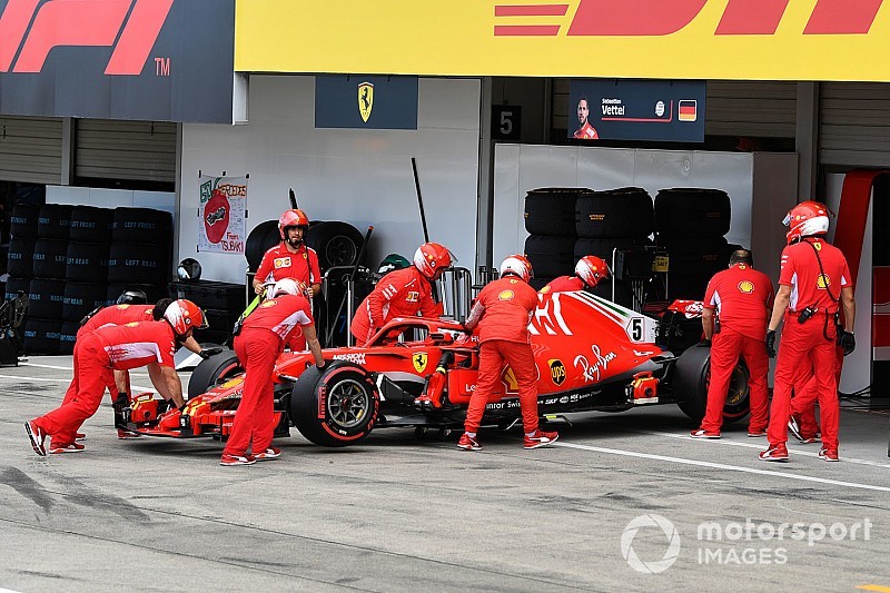 Hamilton Vettel'in şampiyonluk savaşından uzaklaşmasını beklemiyormuş